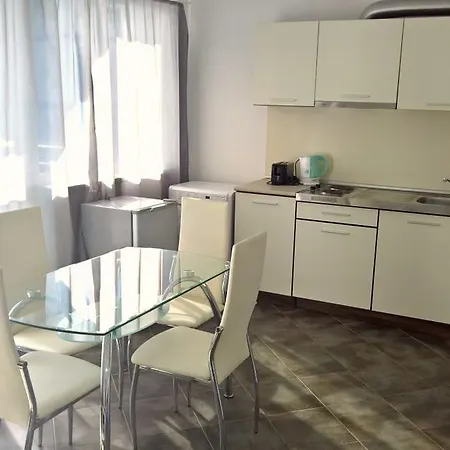 Private In Apartcomplex Blue Bay Palace *
